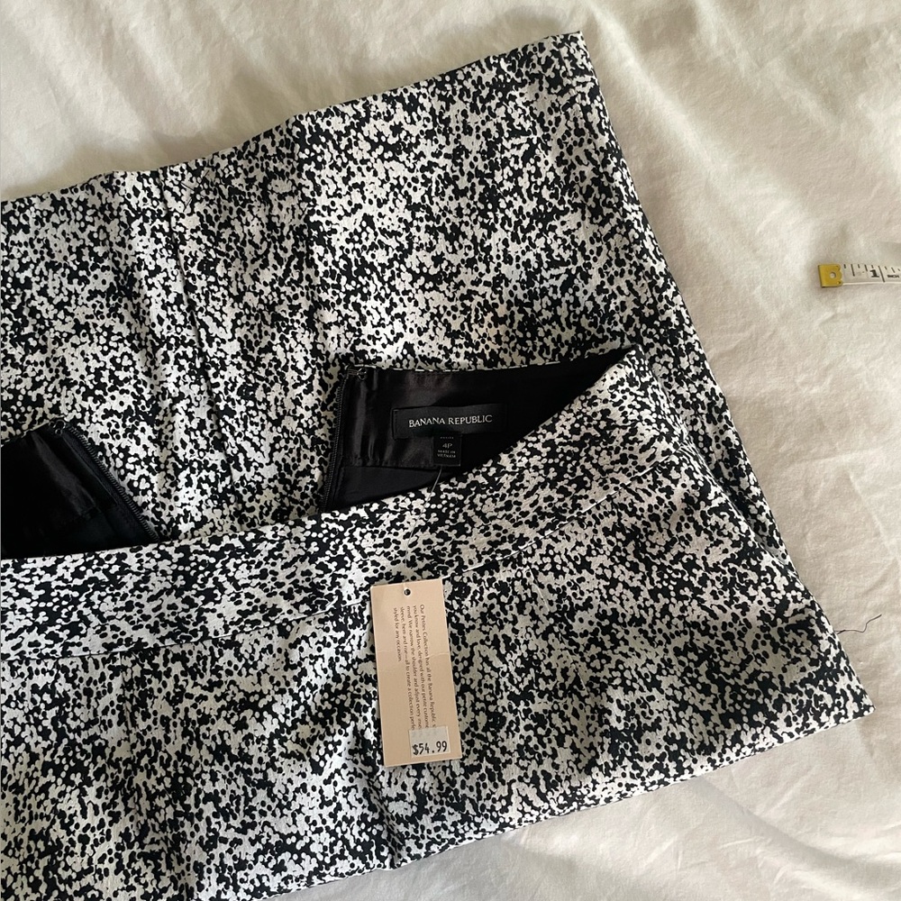 NWT Banana Republic Pencil Skirt